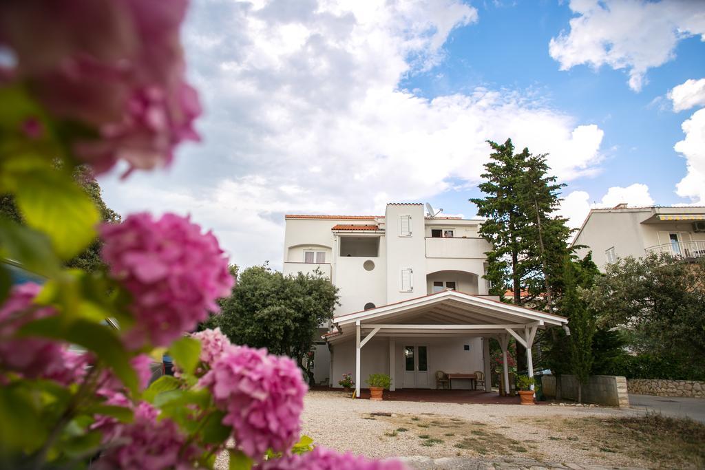 Apartments Ostrea - Mimoza Novalja Buitenkant foto
